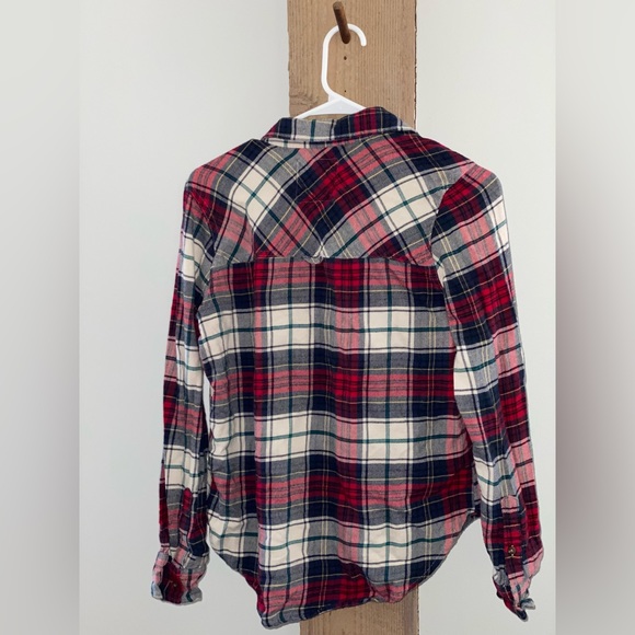 Women’s American Eagle Button Down - Picture 3 of 3